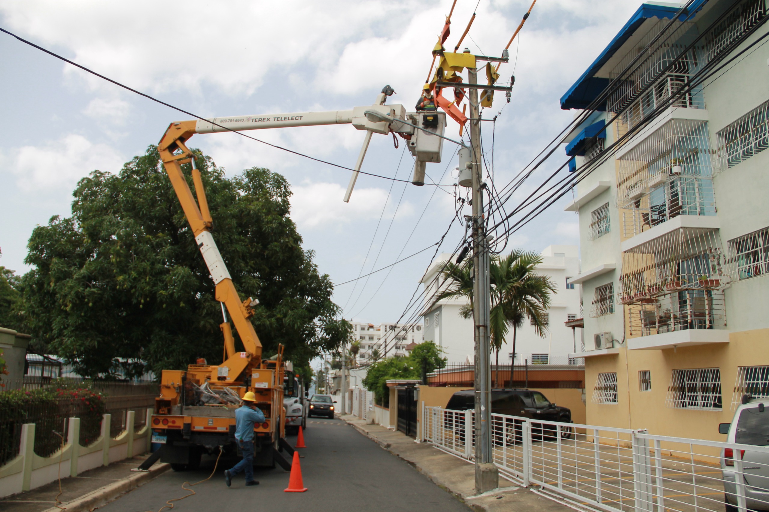 Este lunes Edesur avanza trabajos que desarrolla para habilitar un nuevo circuito eléctrico en Subestación UASD