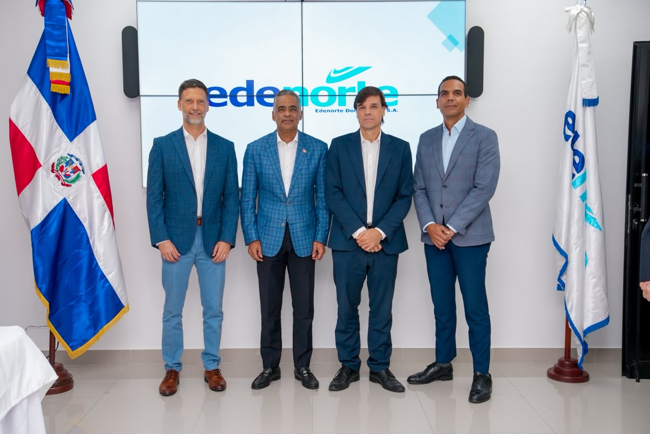 El ministro Joel Santos asume conducción estratégica del sector eléctrico y presidencia del CUED
