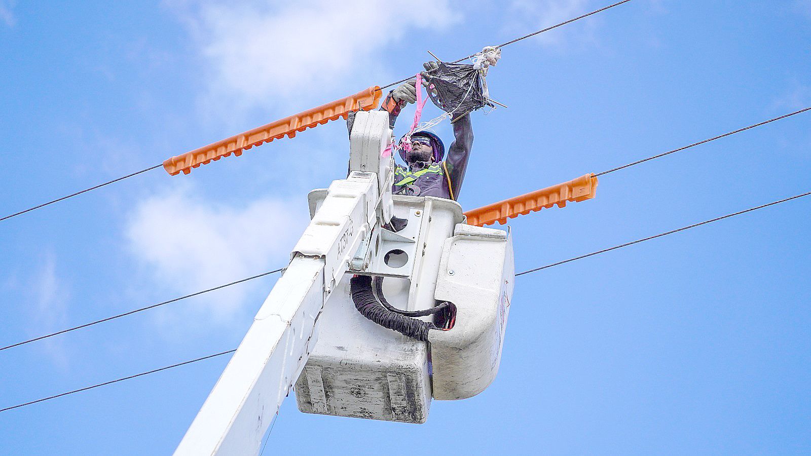Volar chichiguas cerca de redes eléctricas le generó pérdidas de más de RD$13.8 millones en los últimos 15 meses a Edesur