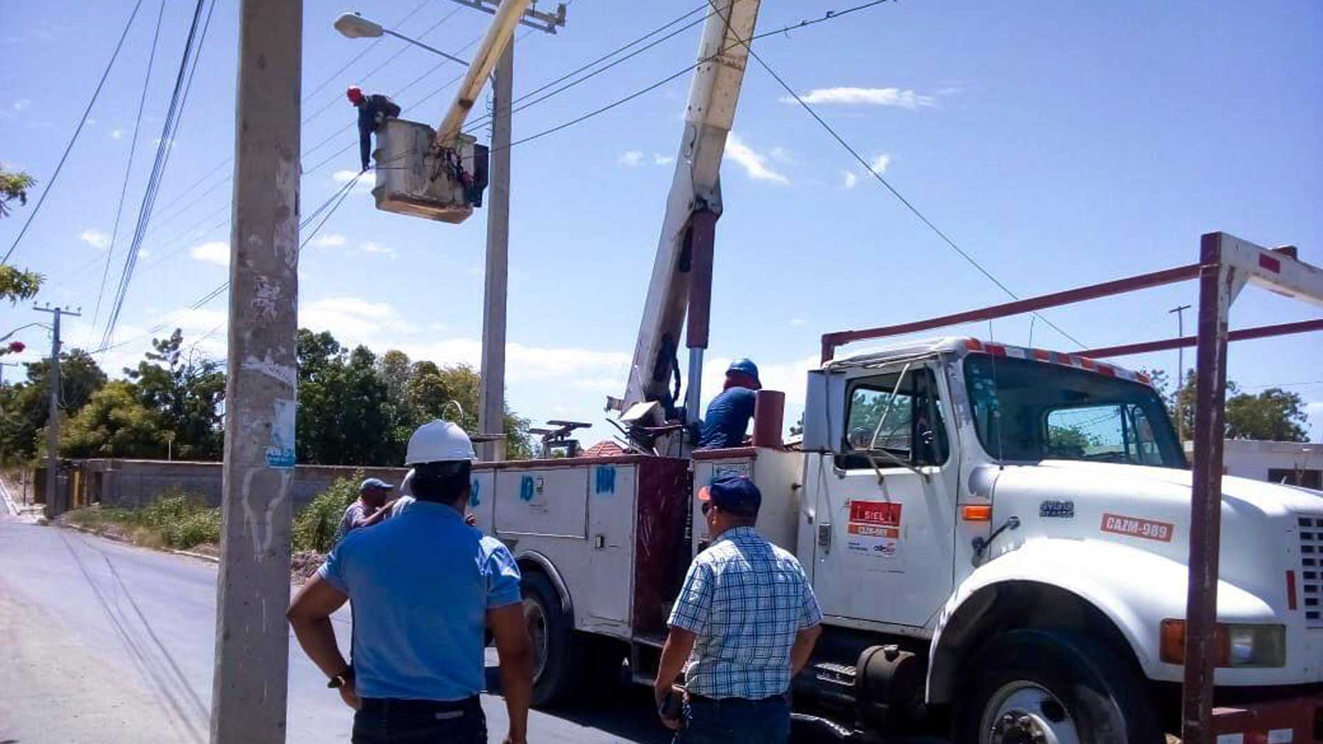 EDESUR y EGEHID avanzan los trabajos en Tabara Arriba, Azua