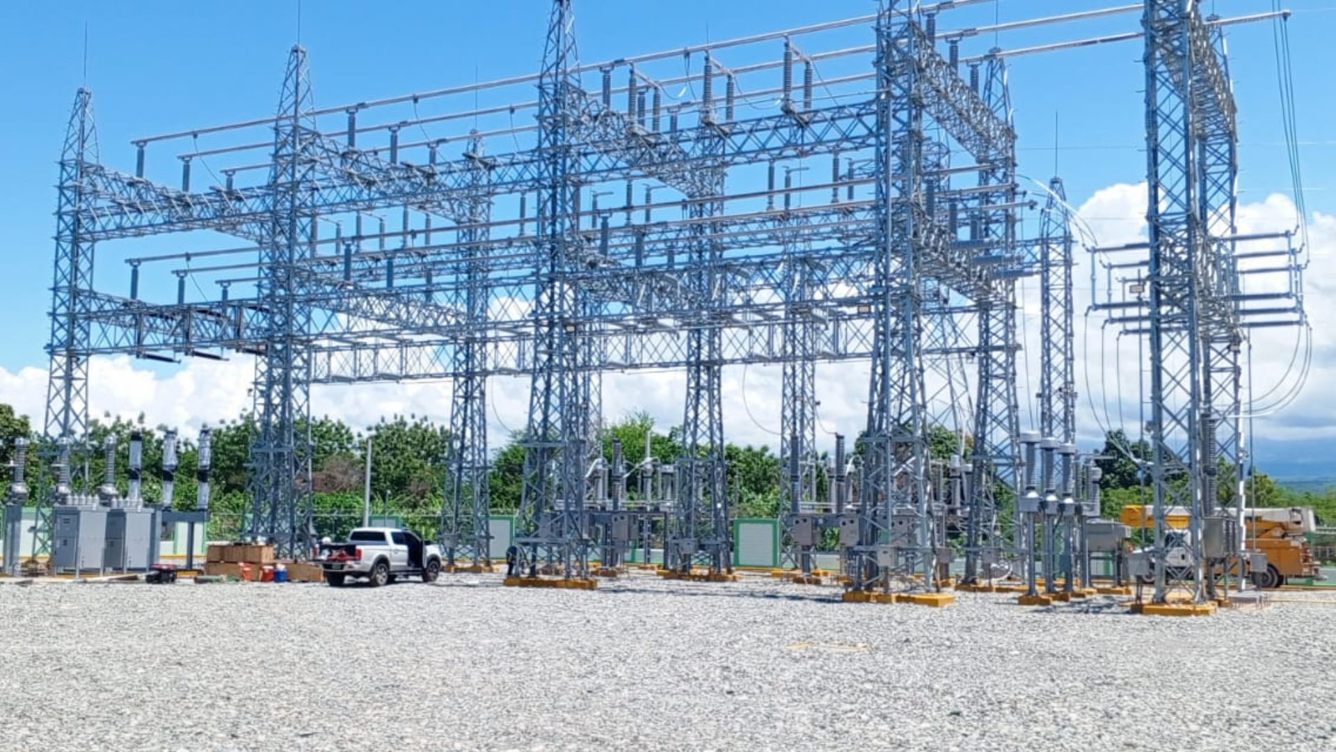 Edesur intensifica este lunes estructuración de la red eléctrica como parte de construcción de subestación de Pedernales
