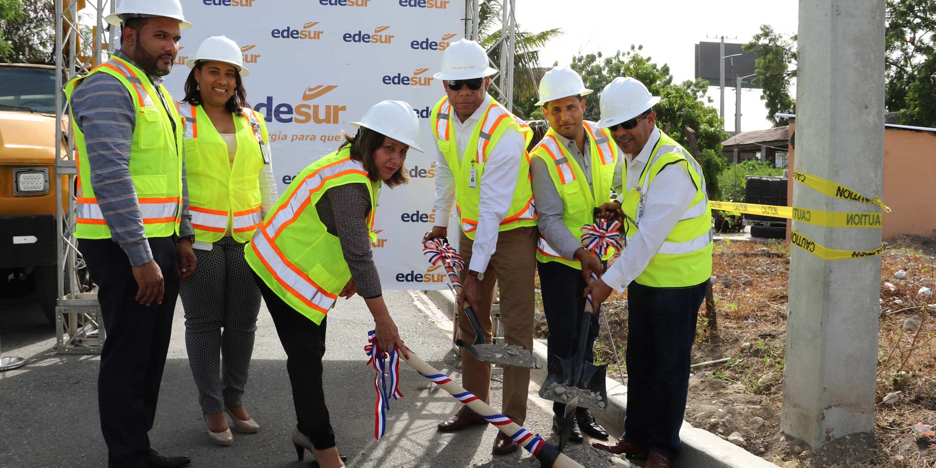 EDESUR invierte 60 millones en construcción de redes de Estebanía, Las Charcas y Hatillo de Azua