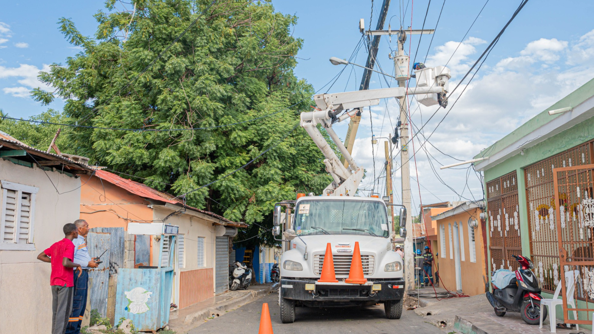 Edesur fortalece acciones contra el fraude eléctrico; desmanteló más de 1,750 conexiones ilegales