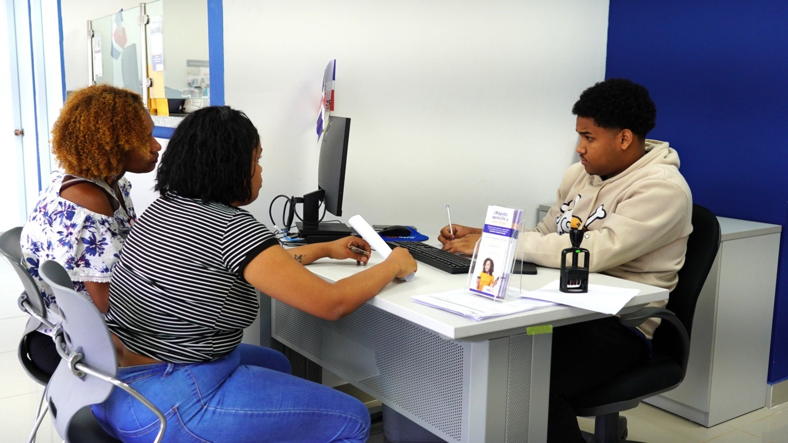 Edesur lleva Punto Expreso de Herrera a nuevo local para brindar un servicio más eficiente