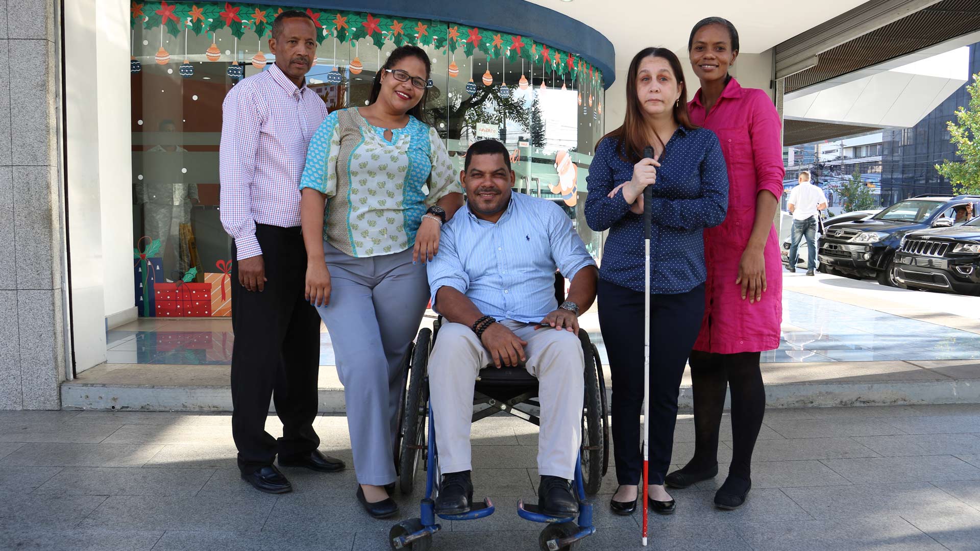 Colaboradores con capacidades distintas laboran en EDESUR