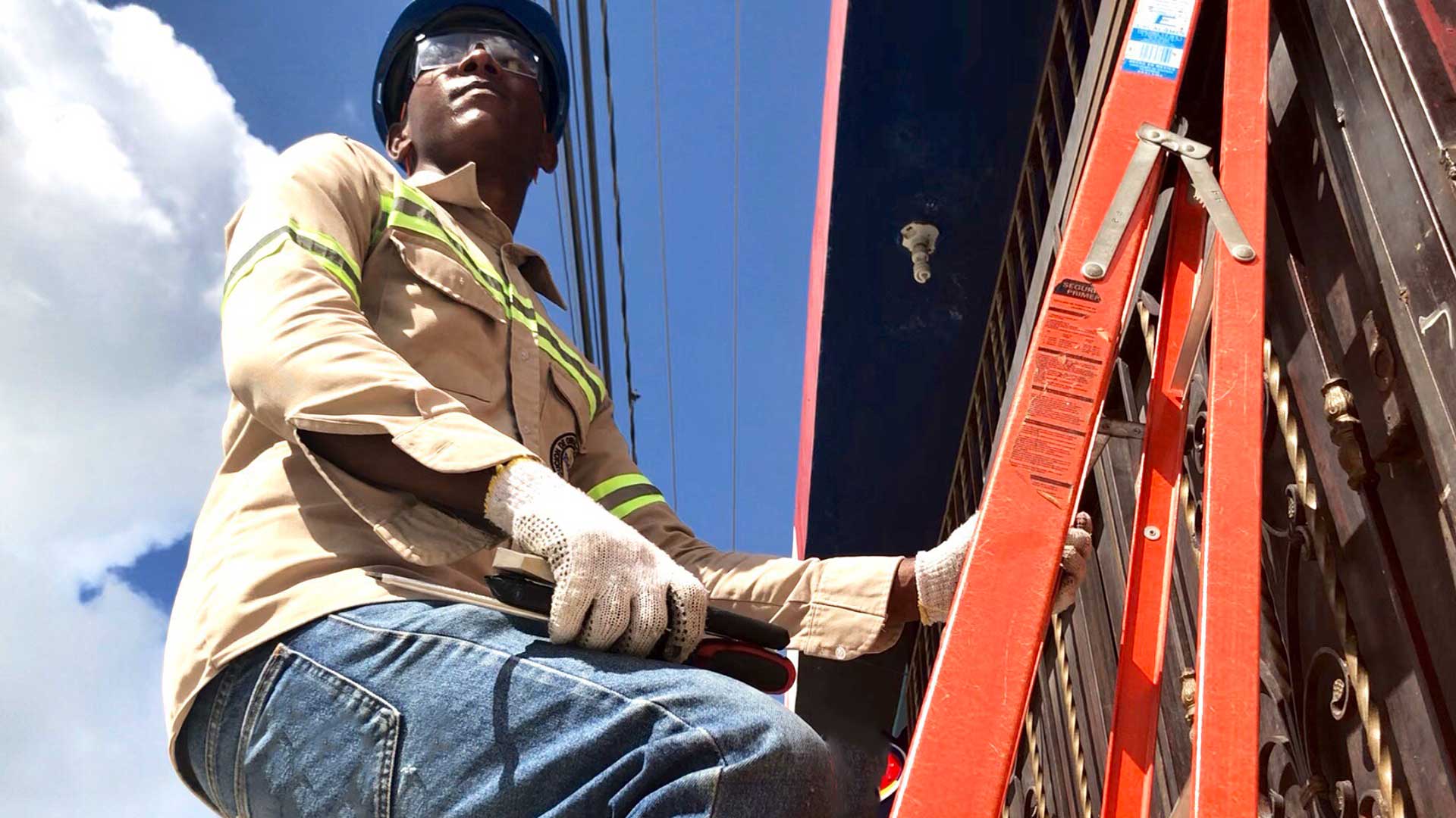 EDESUR rehabilita redes en Pedro Brand para beneficiar a más de 75 mil Dominicanos