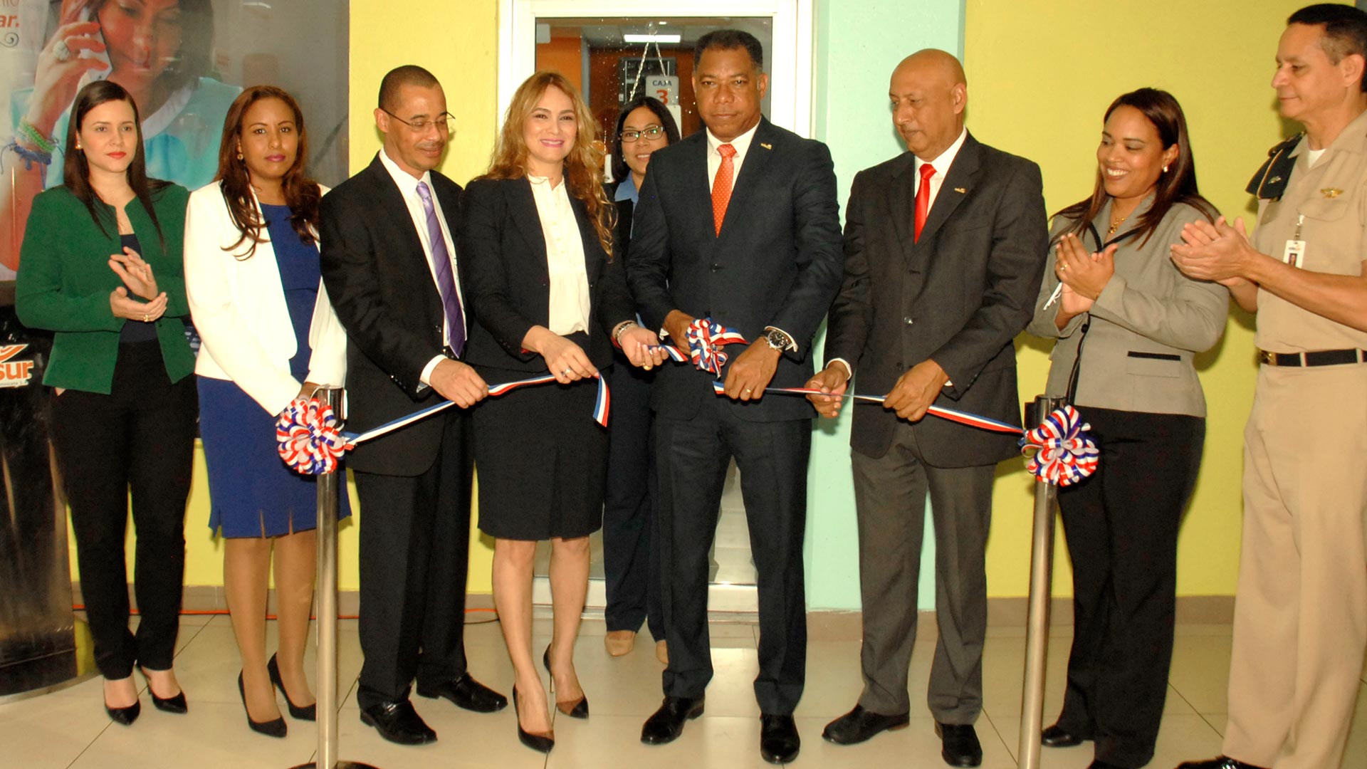 EDESUR  inaugura Punto Expreso en Plaza Luperón