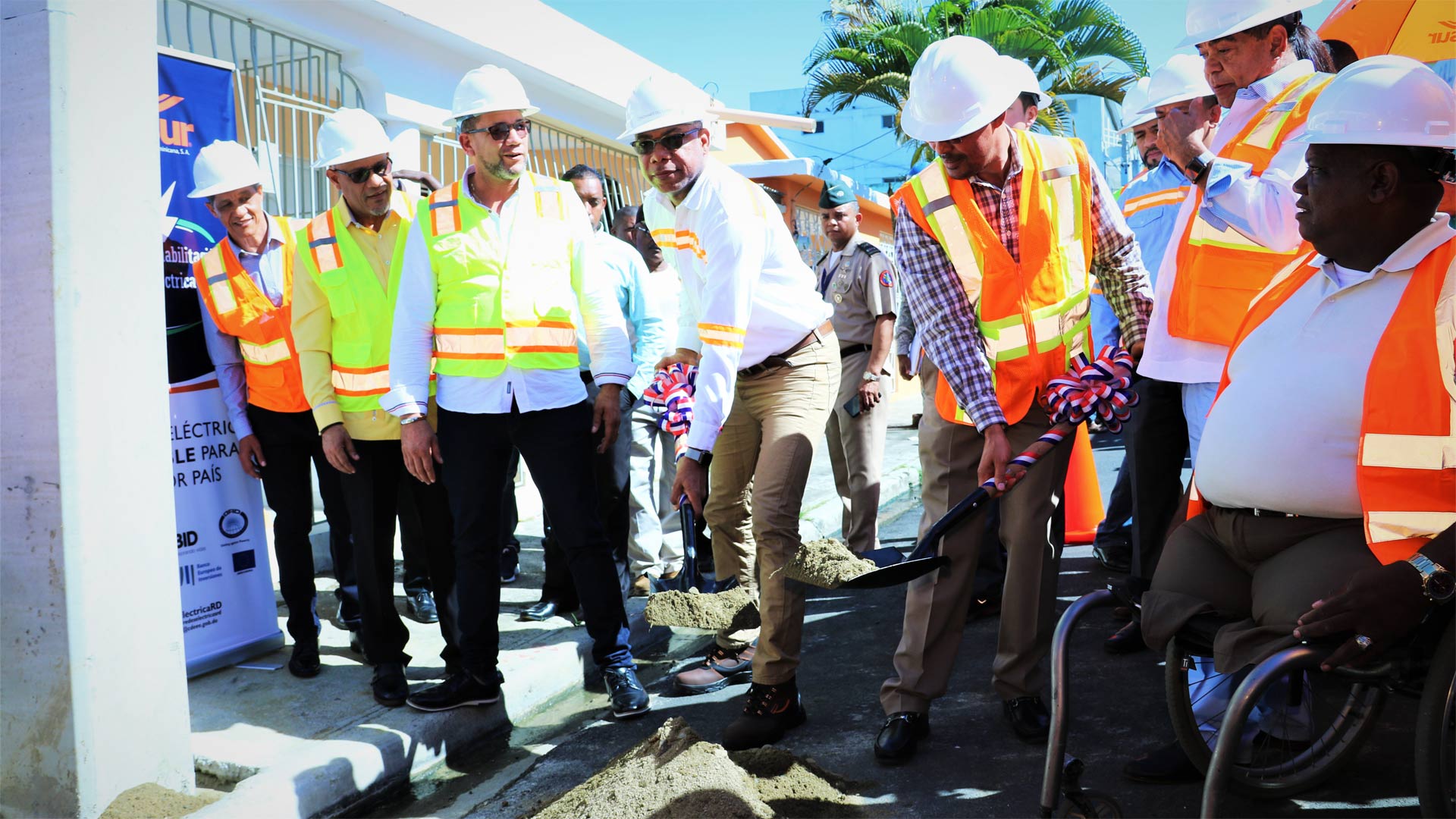 EDESUR da primer palazo rehabilitación redes en Villa Altagracia