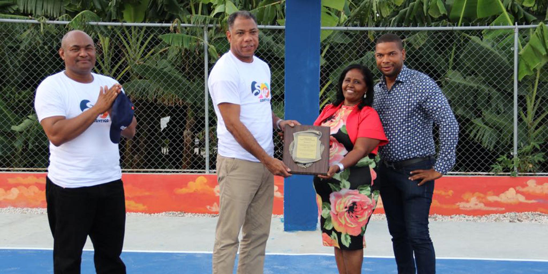 Alcaldía de Fondo Negro reconoce aportes de EDESUR