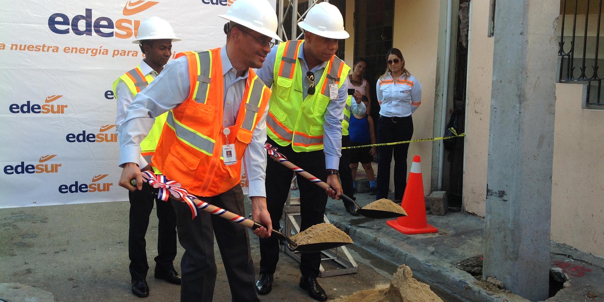 EDESUR da primer palazo para rehabilitación de redes en Los Praditos y sectores aledaños.
