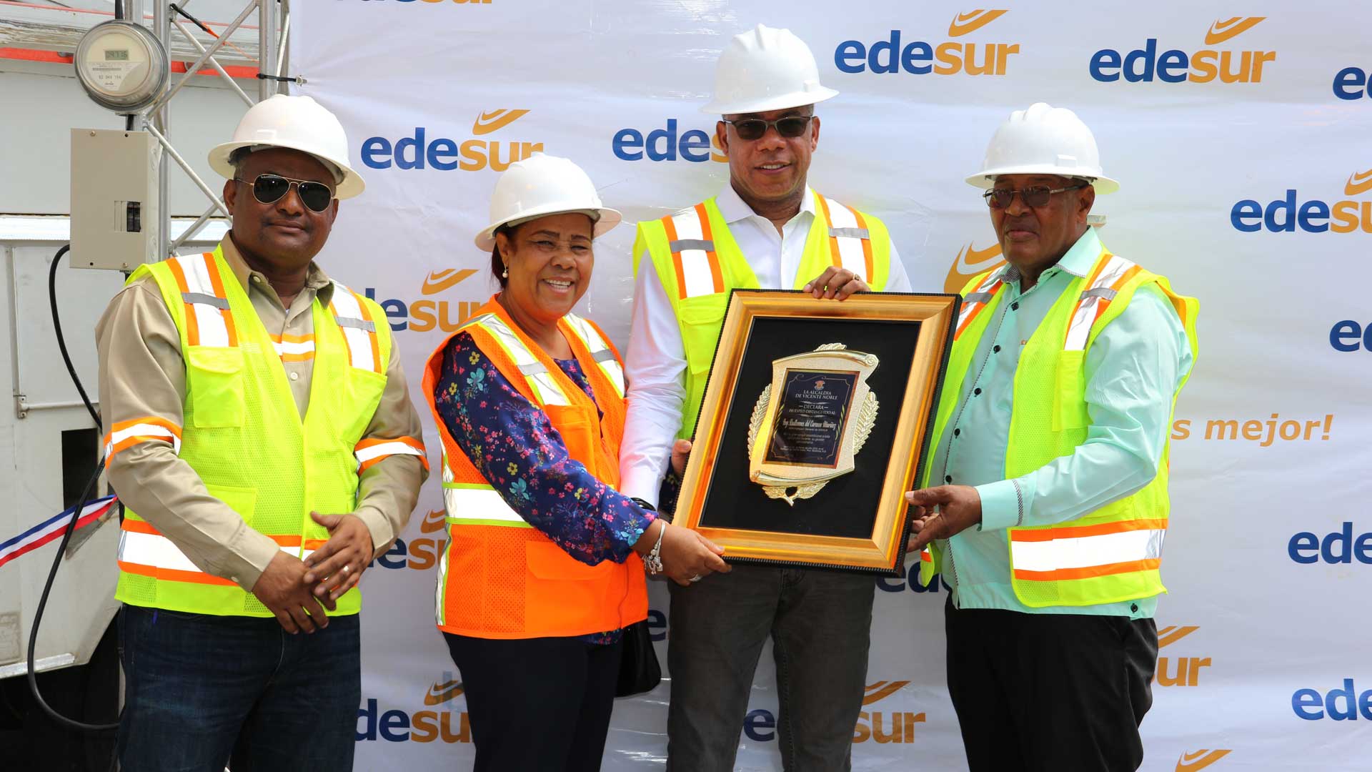 Declaran Huésped Distinguido Administrador Edesur en Vicente Noble