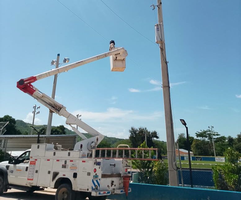 Edesur desmantela conexiones eléctricas ilegales en San Juan y Elías Piña
