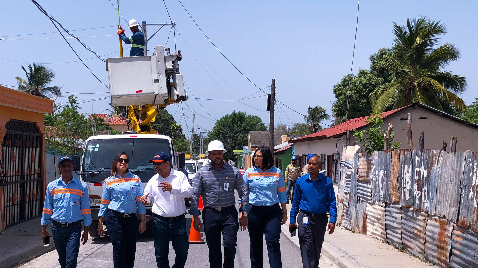 EDESUR ejecuta proyectos benefician 12,000 Dominicanos en Azua