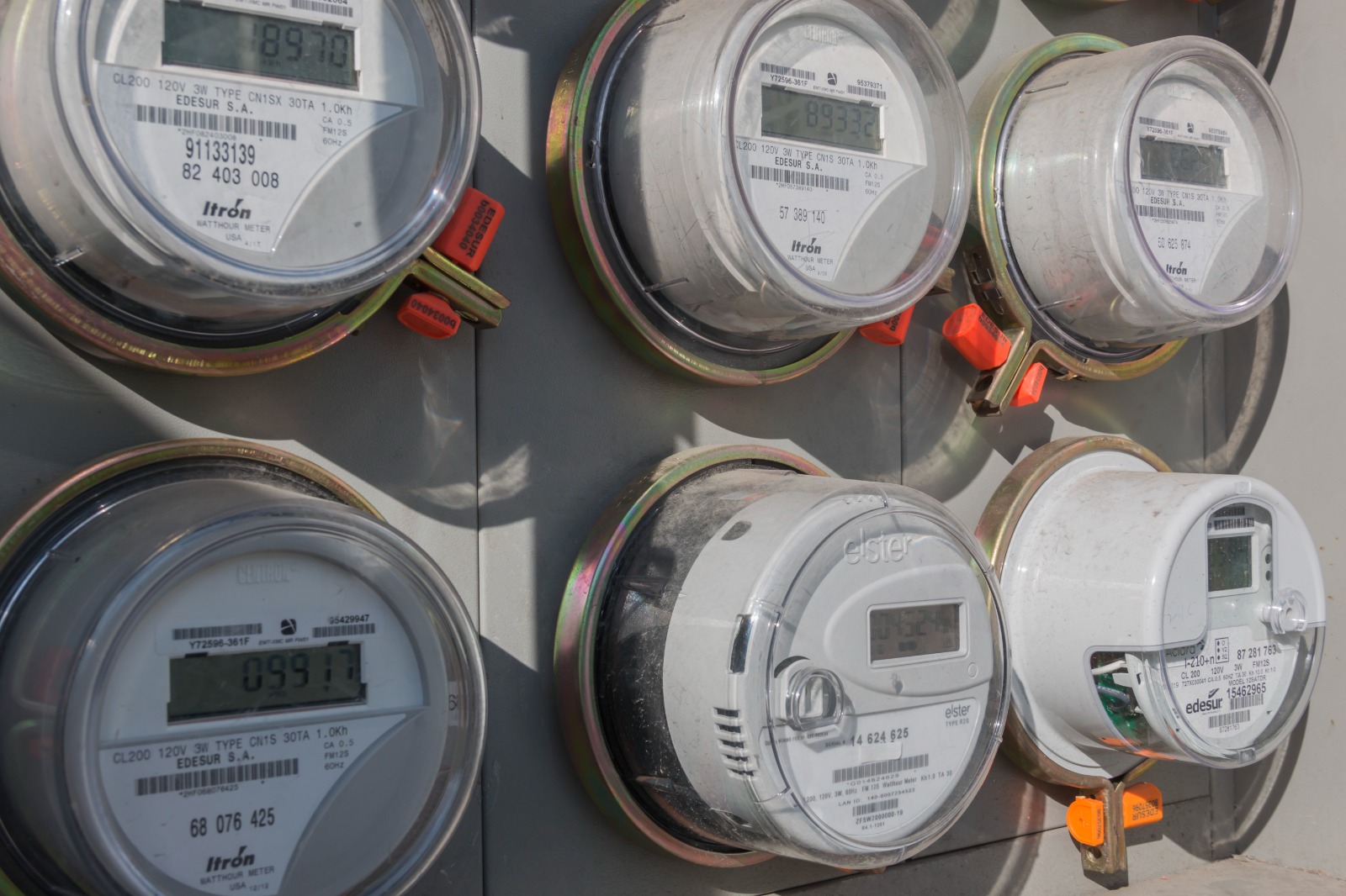 Tribunal impone prisión preventiva a hombre acusado de sustracción de medidores propiedad de Edesur Dominicana